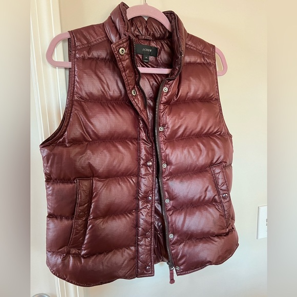 NWOT J.CREW Women’s Puffer Vest in Maroon/Copper - Picture 3 of 8